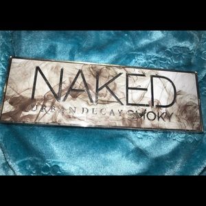 Urban Decay Naked Smokey Palette